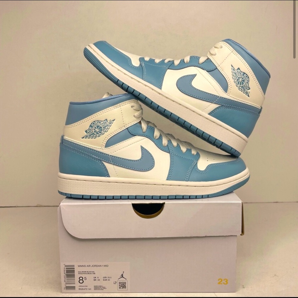 Nike 1’s blue Retro